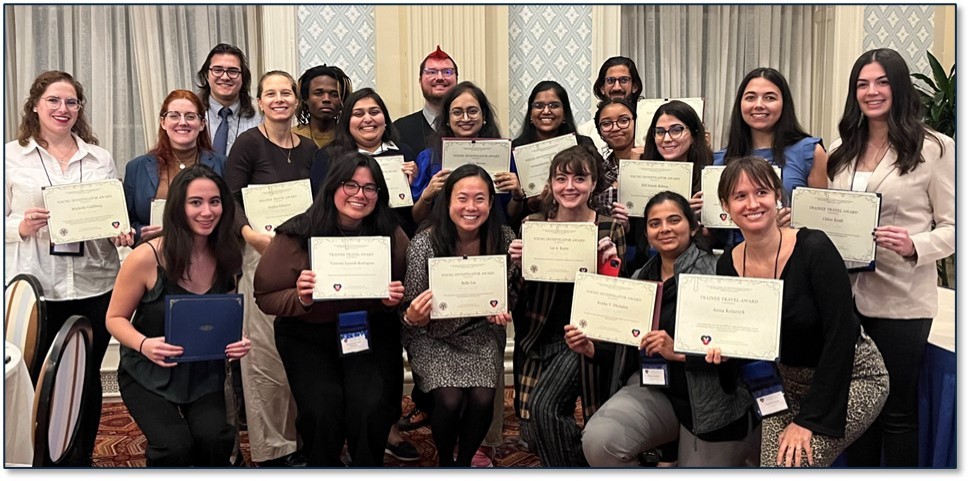 Kosha Dholakia receives travel award group photo